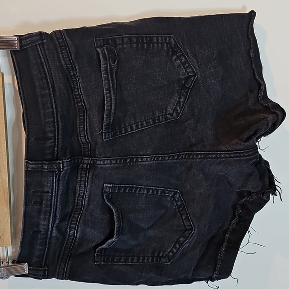 Hollister Size 8 Faded Black High Rise Jean Shorts - Picture 3 of 8